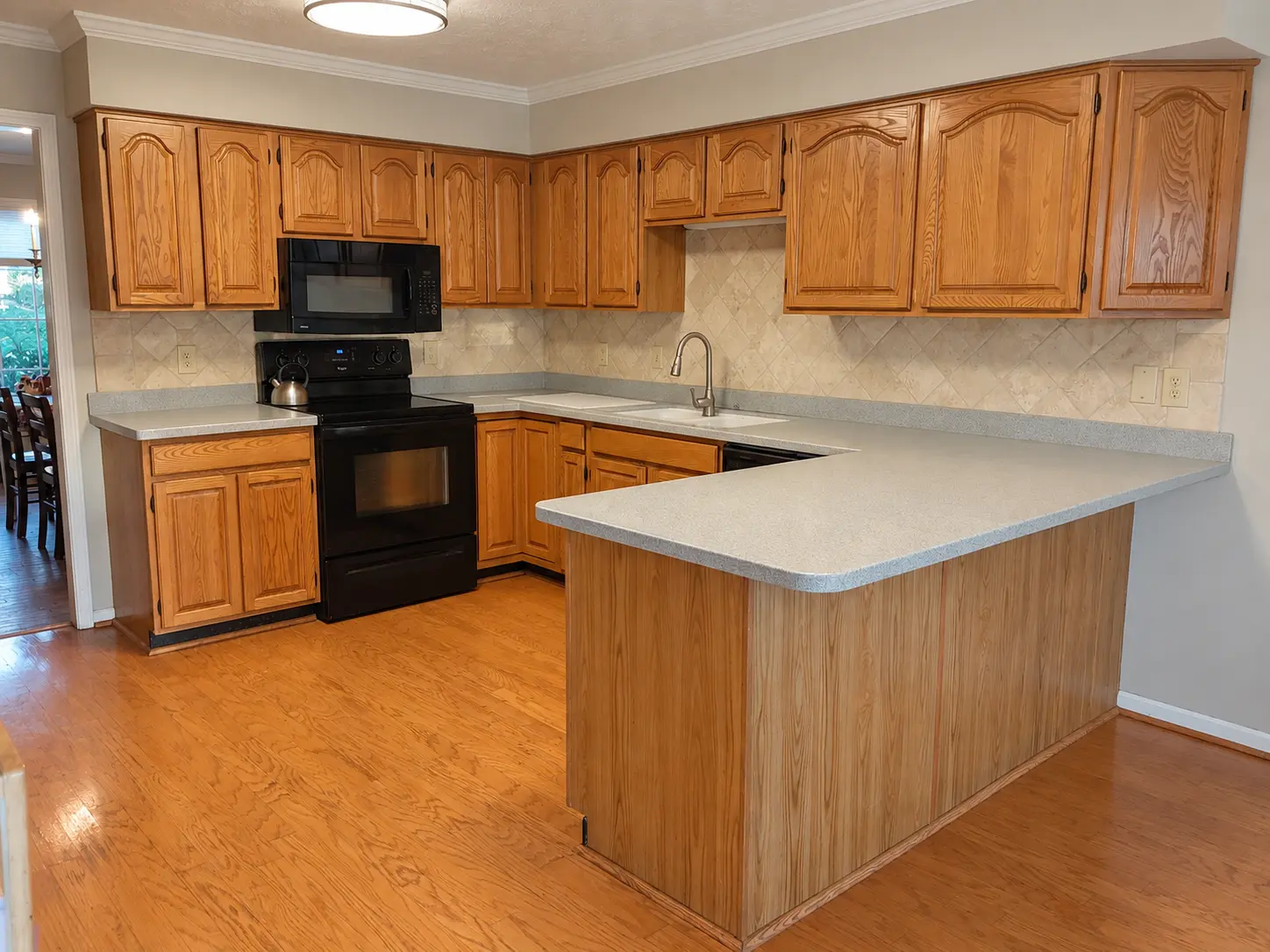 Kitchen Cabinet before Spray-Net Refacing