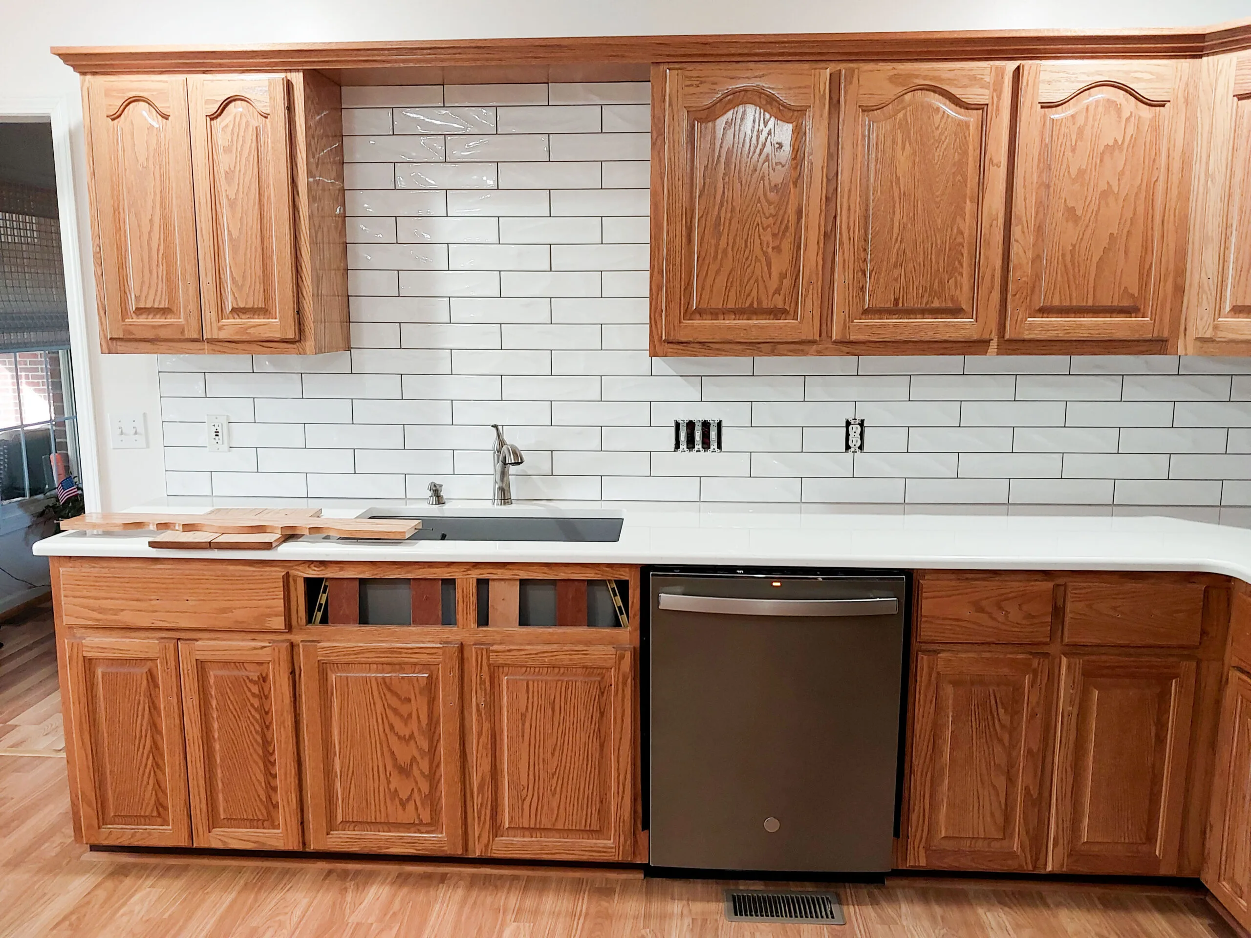 Kitchen Cabinet before Spray-Net Refacing